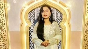 কুমিল্লায় বিশ্ববিদ্যালয় ছাত্রীর ঝুলন্ত মরদেহ উদ্ধার, পরিবারের দাবি হত্যা