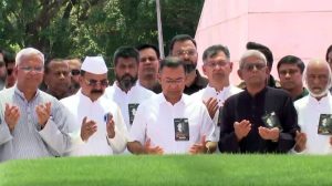 জিয়াউর রহমানের সমাধিতে শ্রদ্ধা জানালেন প্রধানমন্ত্রী