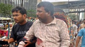 মতিঝিলে দিনে-দুপুরে ব্যাংকের সামনে গুলি, ১৭ লাখ টাকা ছিনতাই