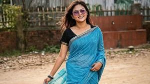 ‘শ্রাবণের মেঘ’ গানের ভিডিও ভাইরাল, গুণী শিক্ষক সম্মাননা পাচ্ছেন বিউটি রানী
