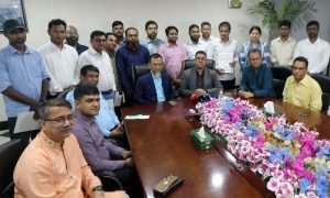 ইস্ট ওয়েস্ট মিডিয়ার ১৭ সাংবাদিককে বসুন্ধরা গ্রুপের বিশেষ সম্মাননা