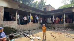 পাবনায় ছাত্রীকে ধর্ষণচেষ্টার অভিযোগে শিক্ষক আটক, মাদ্রাসায় আগুন